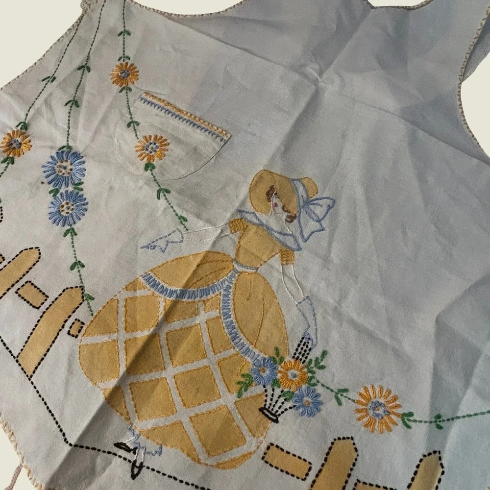 Vintage Southern Belle Hand Embroidered Apron & Linen‎ Set Yellow Blue OS